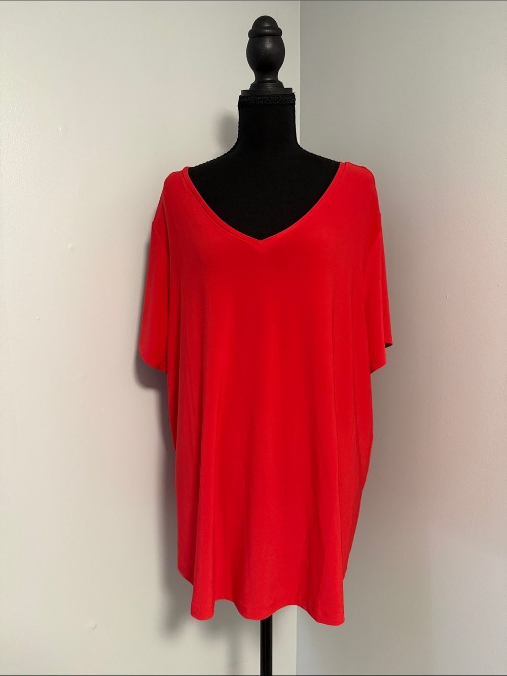 Roz & Ali Red V-Neck Relaxed Tee